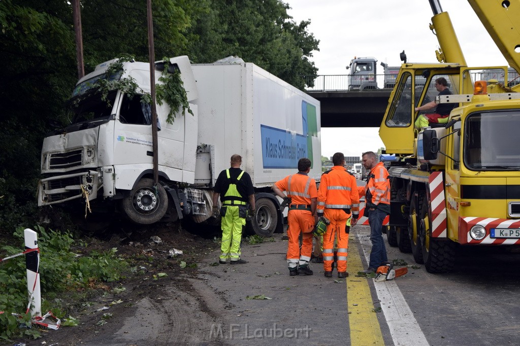 Schwerer VU A 3 Rich Oberhausen Hoehe AK Leverkusen P564.JPG - Miklos Laubert